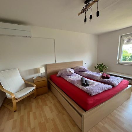 Sonnige 3 Zimmer Wohnung Mit Schoenem Balkon Im Gruenen Reutlingen Exterior photo