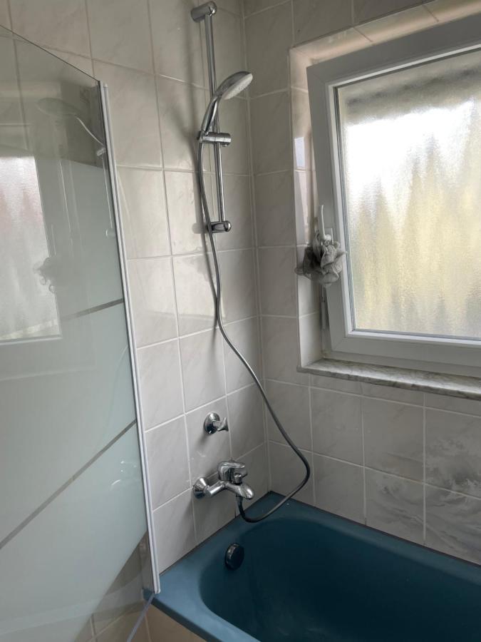 Sonnige 3 Zimmer Wohnung Mit Schoenem Balkon Im Gruenen Reutlingen Exterior photo