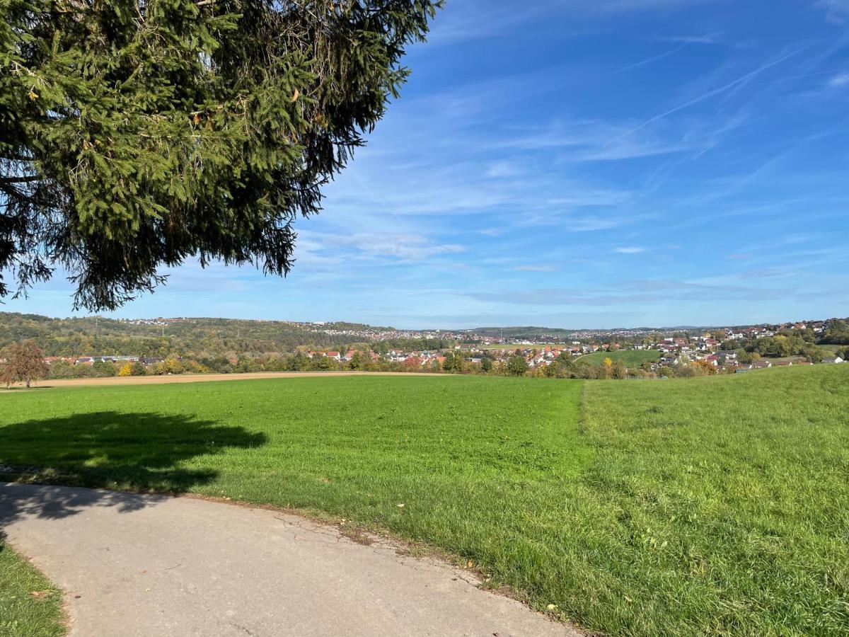 Sonnige 3 Zimmer Wohnung Mit Schoenem Balkon Im Gruenen Reutlingen Exterior photo
